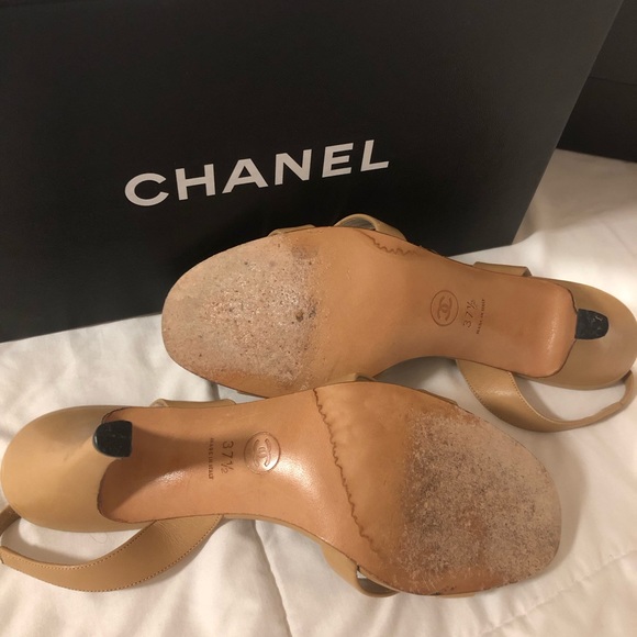 Chanel beige sandals. - Picture 4 of 6